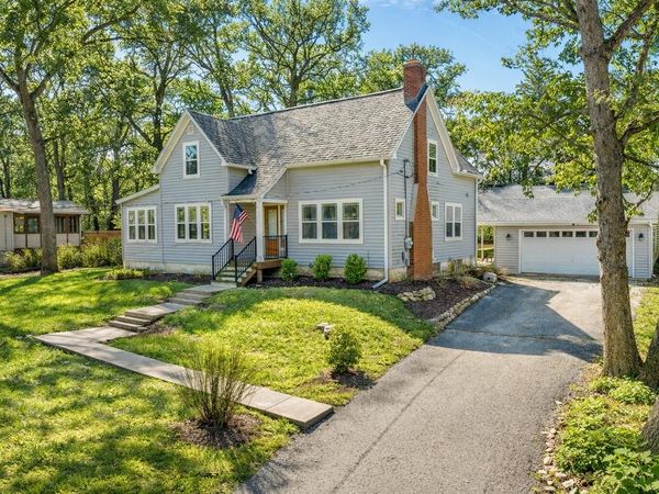 812 Van Slyke DRIVE, Fontana, WI 53125