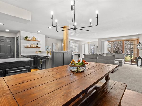 2293A Circle Ridge, Delafield, WI 53018