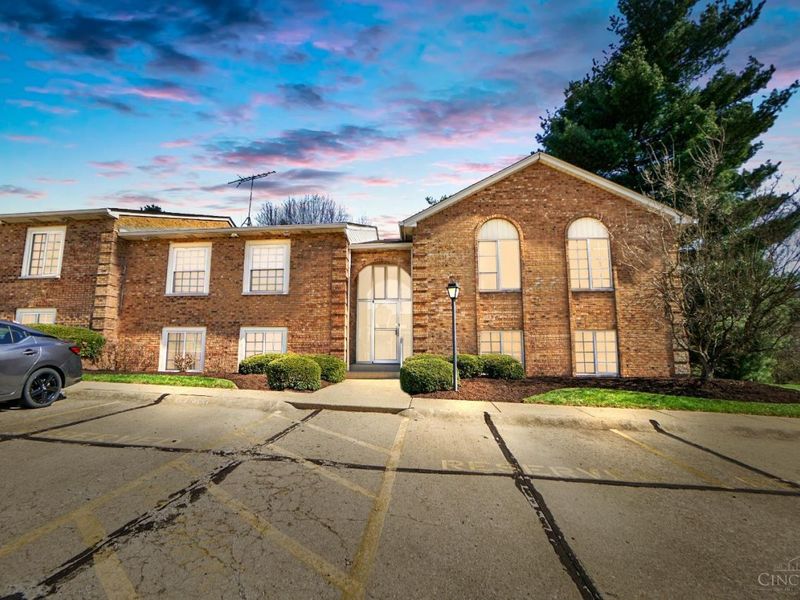 5160 Old Oak Trail, Unit 25, Delhi Twp, OH 45238 Photo 2