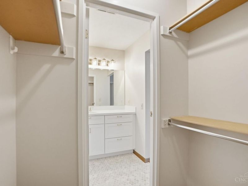 5160 Old Oak Trail, Unit 25, Delhi Twp, OH 45238 Photo 23