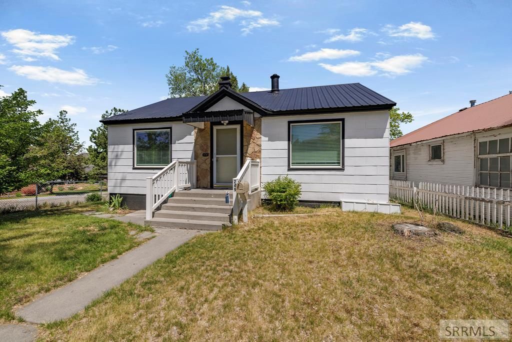 249 E 1st S, Rexburg, ID 83440 Main Photo