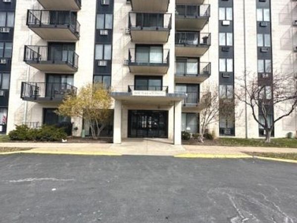9098 W Terrace Drive , Unit 3-I, Niles, IL 60714