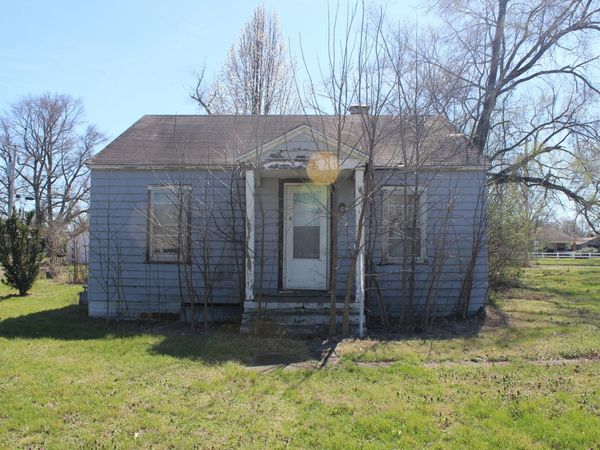 1025 E Noleman Street , Centralia, IL 62801