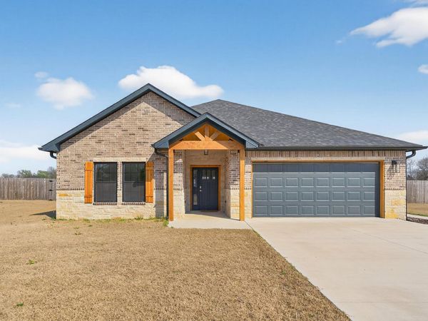 207 Lindsey Avenue, Adair, OK 74330