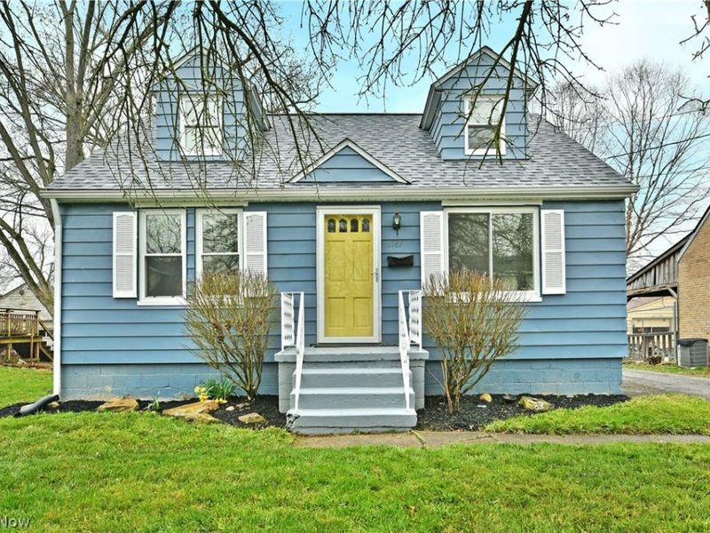 1787 Bonnie Brae Avenue NE, Warren, OH 44483 Photo 1