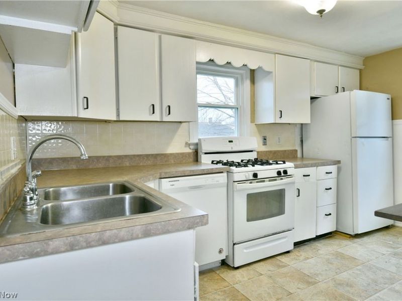 1787 Bonnie Brae Avenue NE, Warren, OH 44483 Photo 10