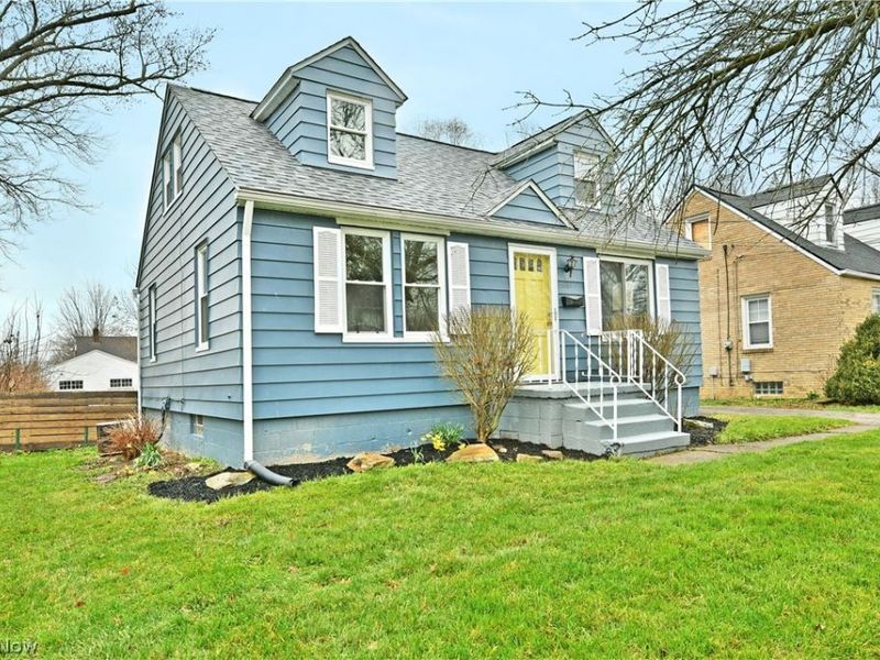 1787 Bonnie Brae Avenue NE, Warren, OH 44483 Photo 2