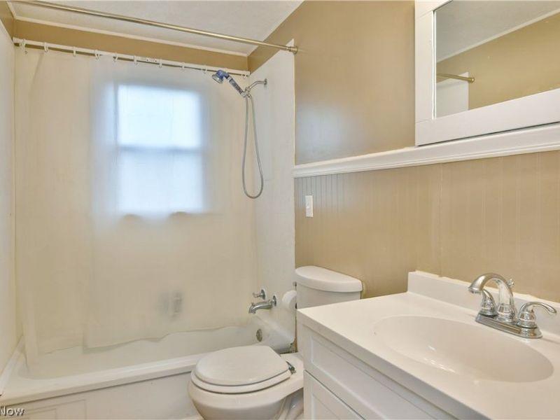 1787 Bonnie Brae Avenue NE, Warren, OH 44483 Photo 25