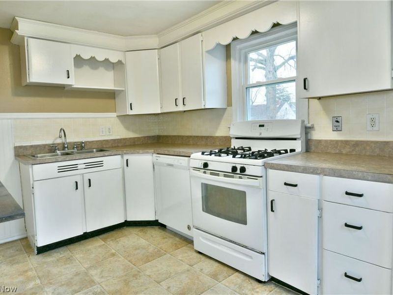 1787 Bonnie Brae Avenue NE, Warren, OH 44483 Photo 8