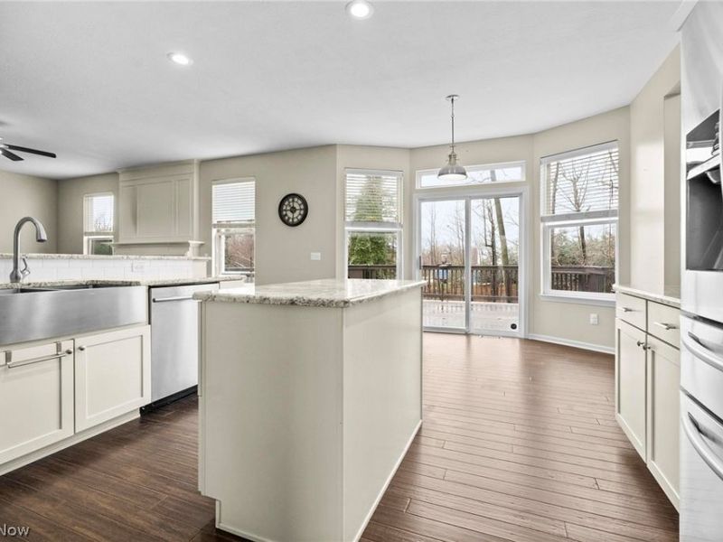 924 Theora Drive , Brunswick, OH 44212 Photo 15