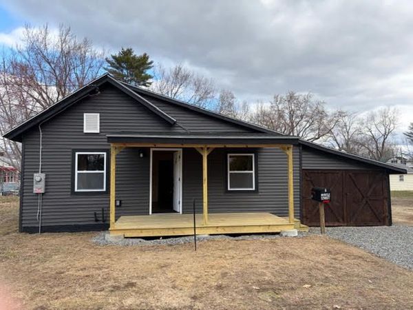 6 Myrtle Street, Madison, ME 04950