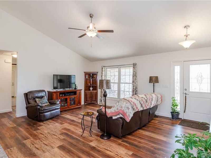 364 W Krepps Road, Xenia Township, OH 45385 Photo 9