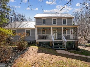 13064 FURNACE MOUNTAIN ROAD, LOVETTSVILLE, VA 20180