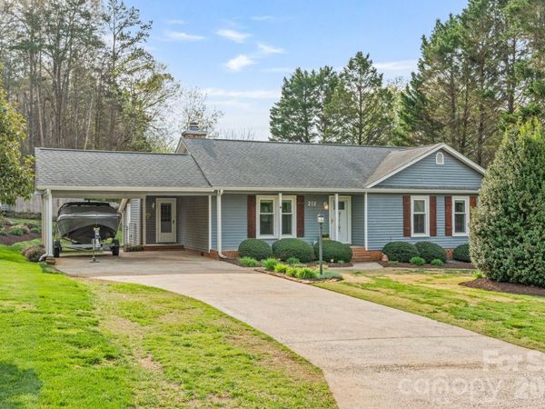 212 Woody Court , Gastonia, NC 28056