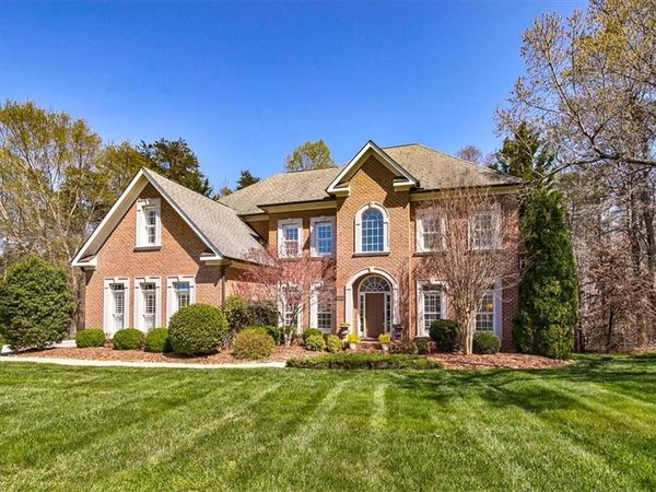 7626 Henson Forest Drive, Summerfield, NC 27358