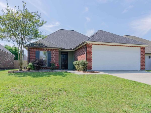40423 Cross Ridge Ave, Gonzales, LA 70737
