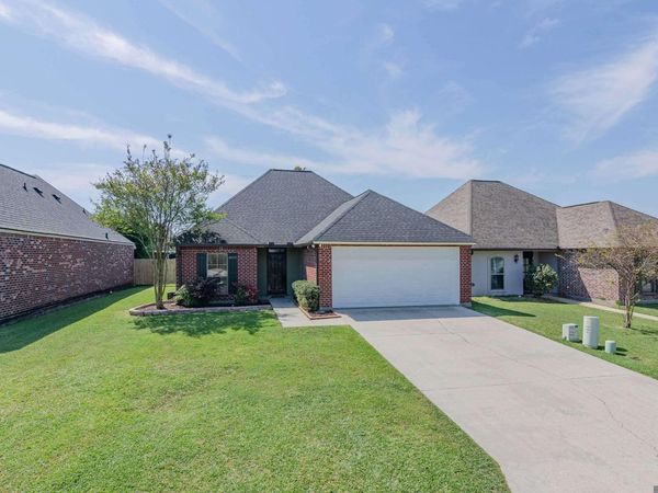 40423 Cross Ridge Ave, Gonzales, LA 70737