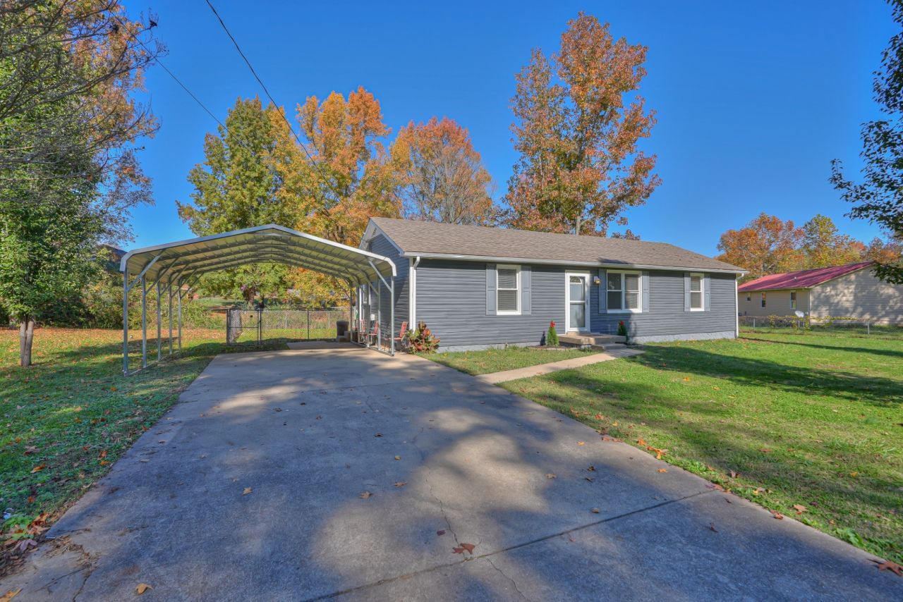 603 Spruce Dr , Clarksville, TN 37042 Main Photo