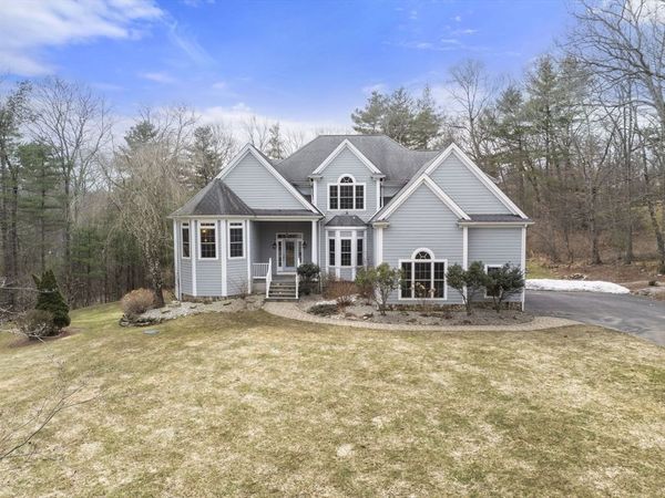 22 Mystic Valley Ln, Uxbridge, MA 01569