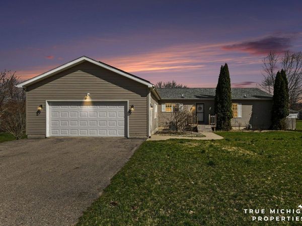 3967 Hennesey Road, Watervliet, MI 49098