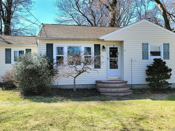 4 White Oak Street, Middle Island, NY 11953