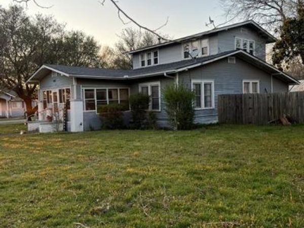 100 E Mulberry Street, Leonard, TX 75452