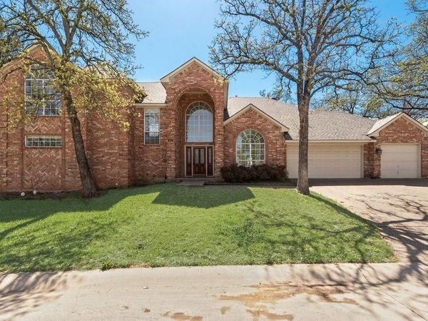 608 Hawthorn Circle, Highland Village, TX 75077