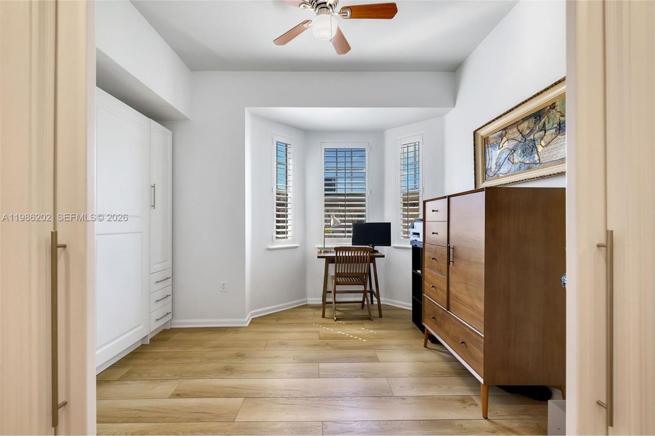 2870 Pine Tree Dr, Unit 3, Miami Beach, FL 33140 Photo