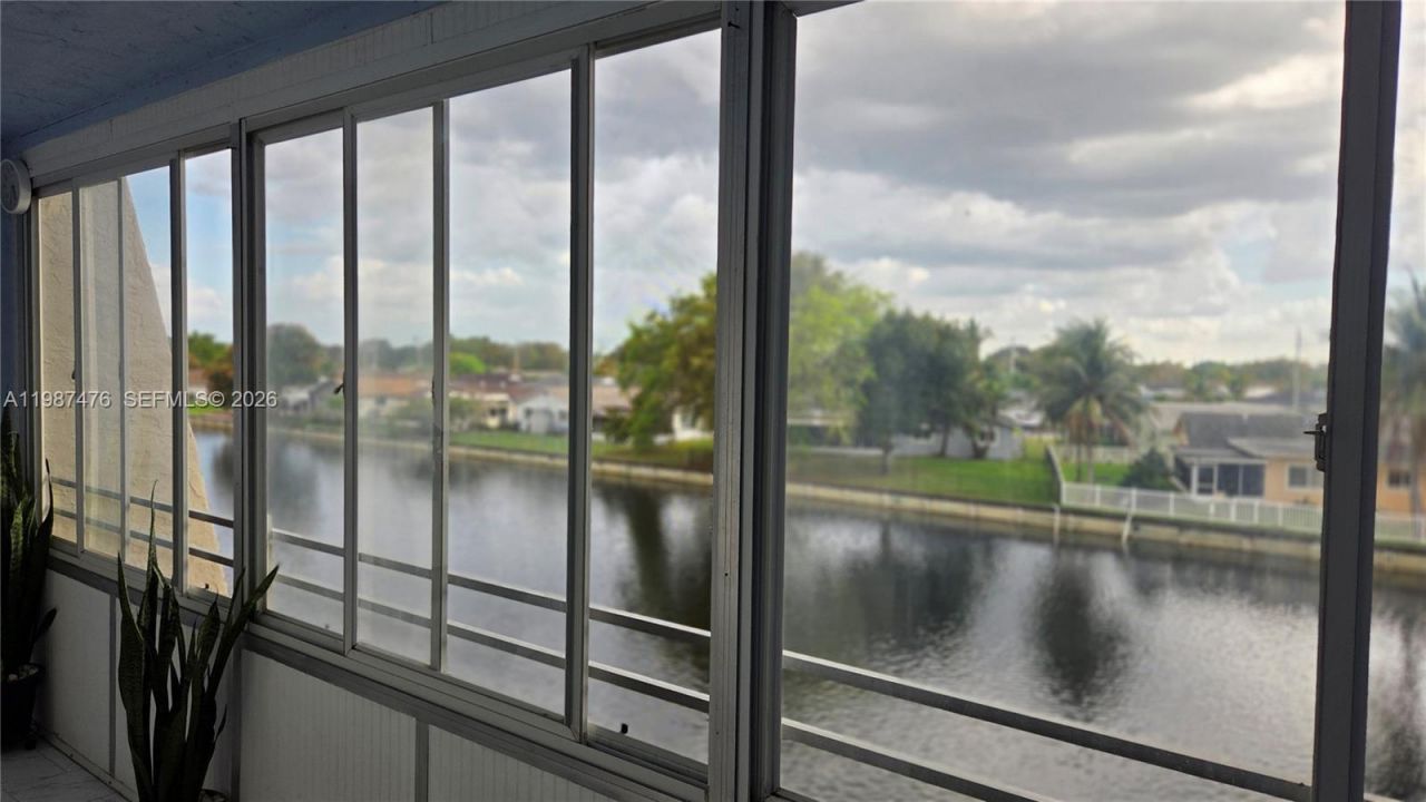 9400 Lime Bay Blvd , Unit 315, Tamarac, FL 33321 Photo