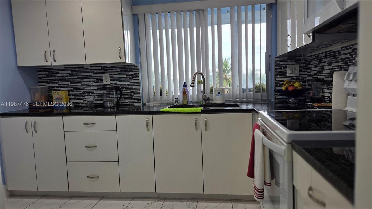 9400 Lime Bay Blvd , Unit 315, Tamarac, FL 33321 Photo