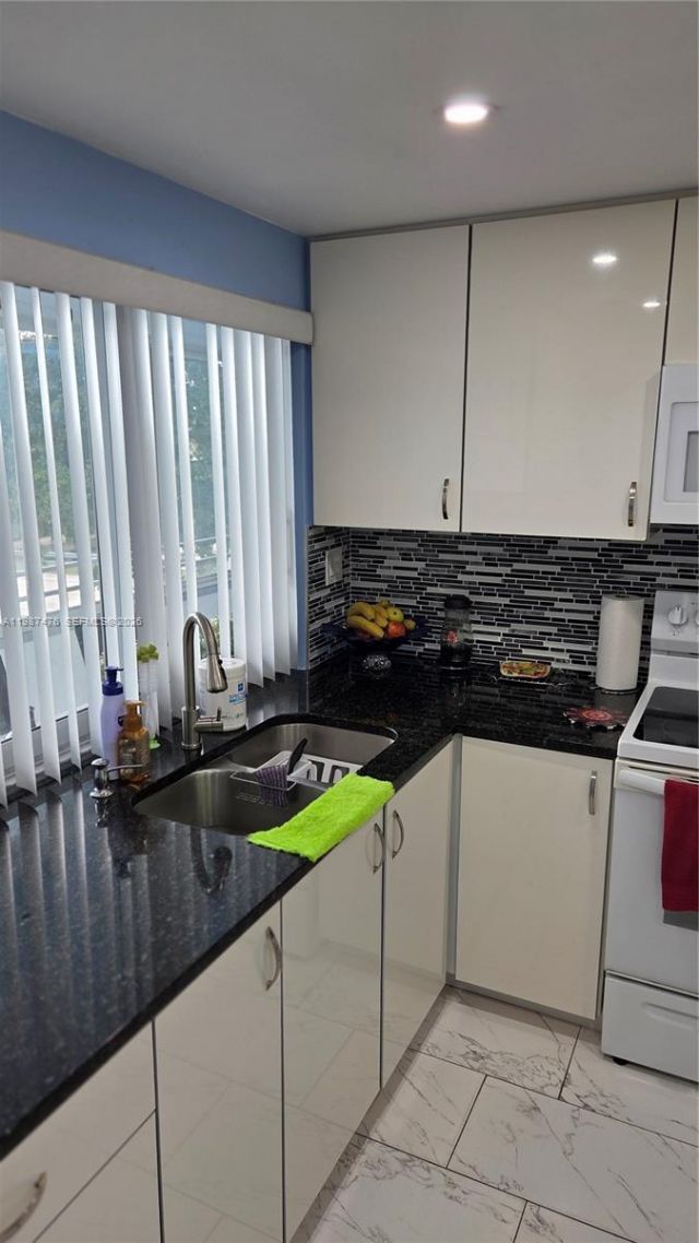 9400 Lime Bay Blvd , Unit 315, Tamarac, FL 33321 Photo