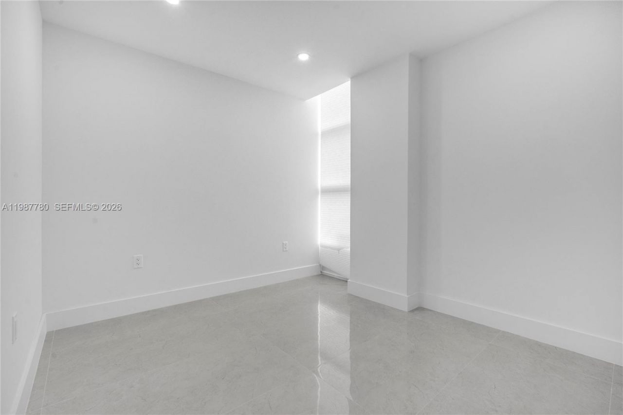 18181 NE 31st Ct, Unit 110, Aventura, FL 33160 Photo