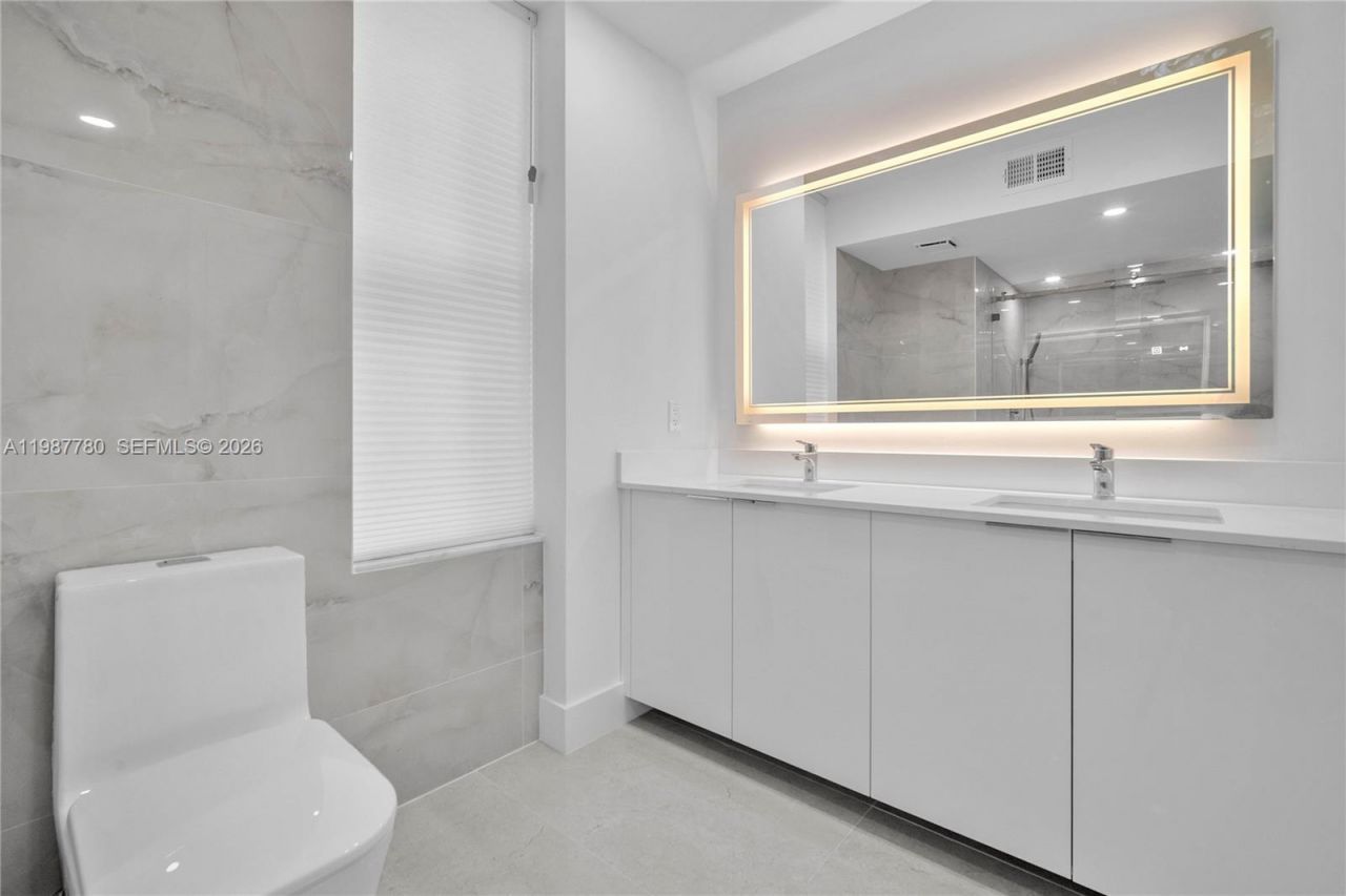 18181 NE 31st Ct, Unit 110, Aventura, FL 33160 Photo