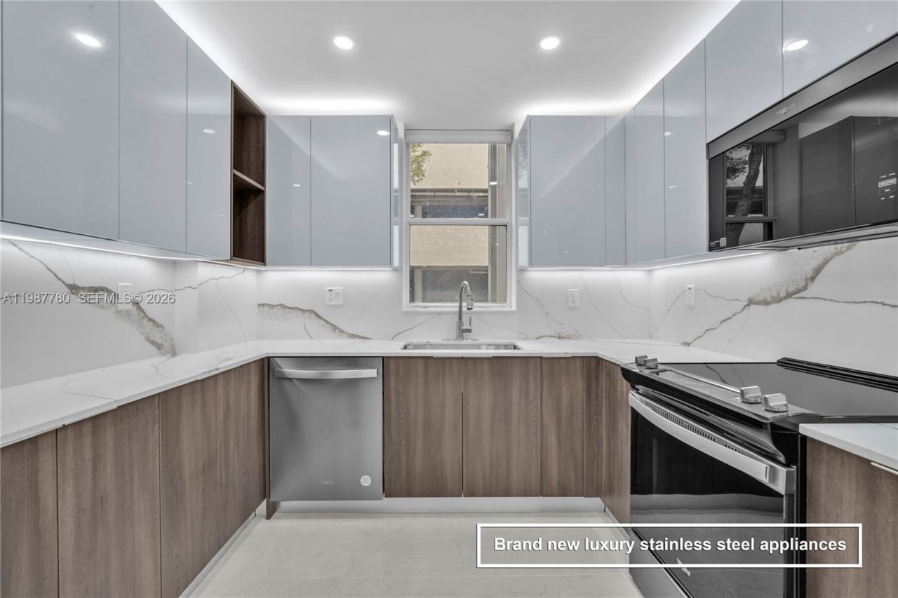 18181 NE 31st Ct, Unit 110, Aventura, FL 33160 Photo