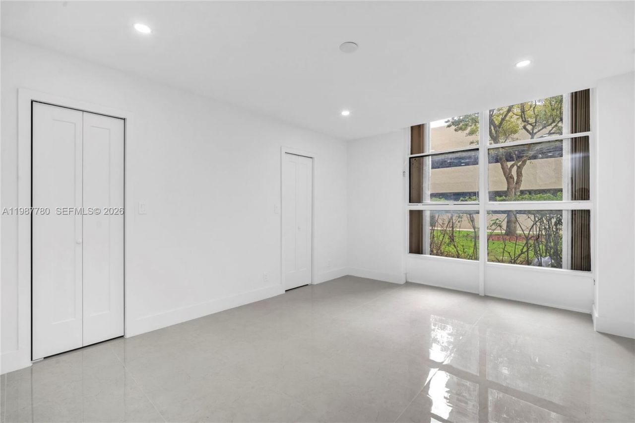 18181 NE 31st Ct, Unit 110, Aventura, FL 33160 Photo