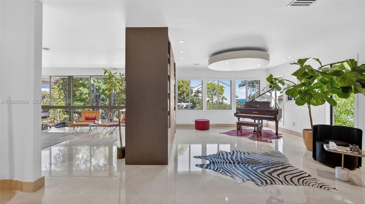 2000 S Bayshore Dr , Unit 24, Miami, FL 33133 Photo