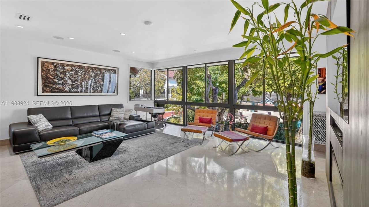 2000 S Bayshore Dr , Unit 24, Miami, FL 33133 Photo