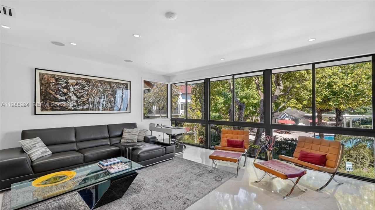 2000 S Bayshore Dr , Unit 24, Miami, FL 33133 Photo