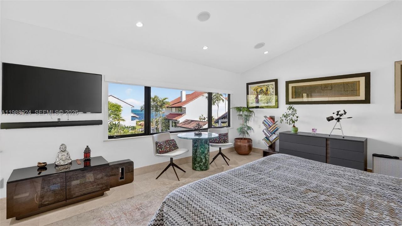 2000 S Bayshore Dr , Unit 24, Miami, FL 33133 Photo