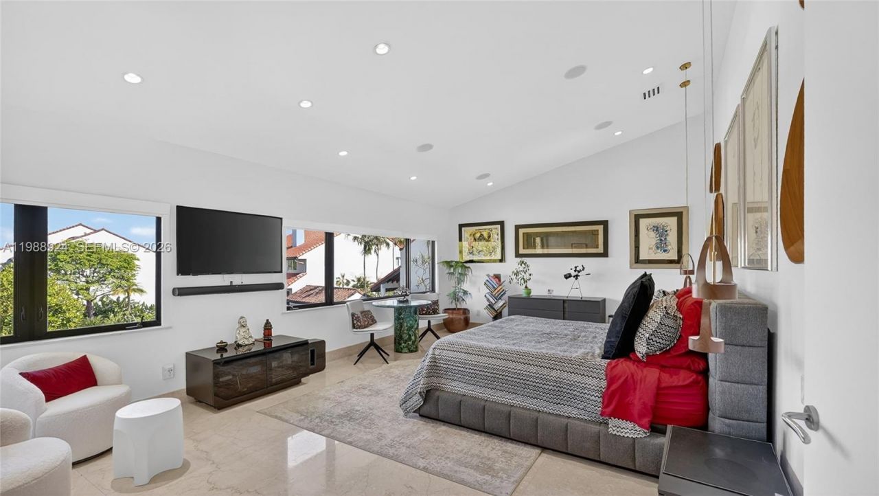 2000 S Bayshore Dr , Unit 24, Miami, FL 33133 Photo