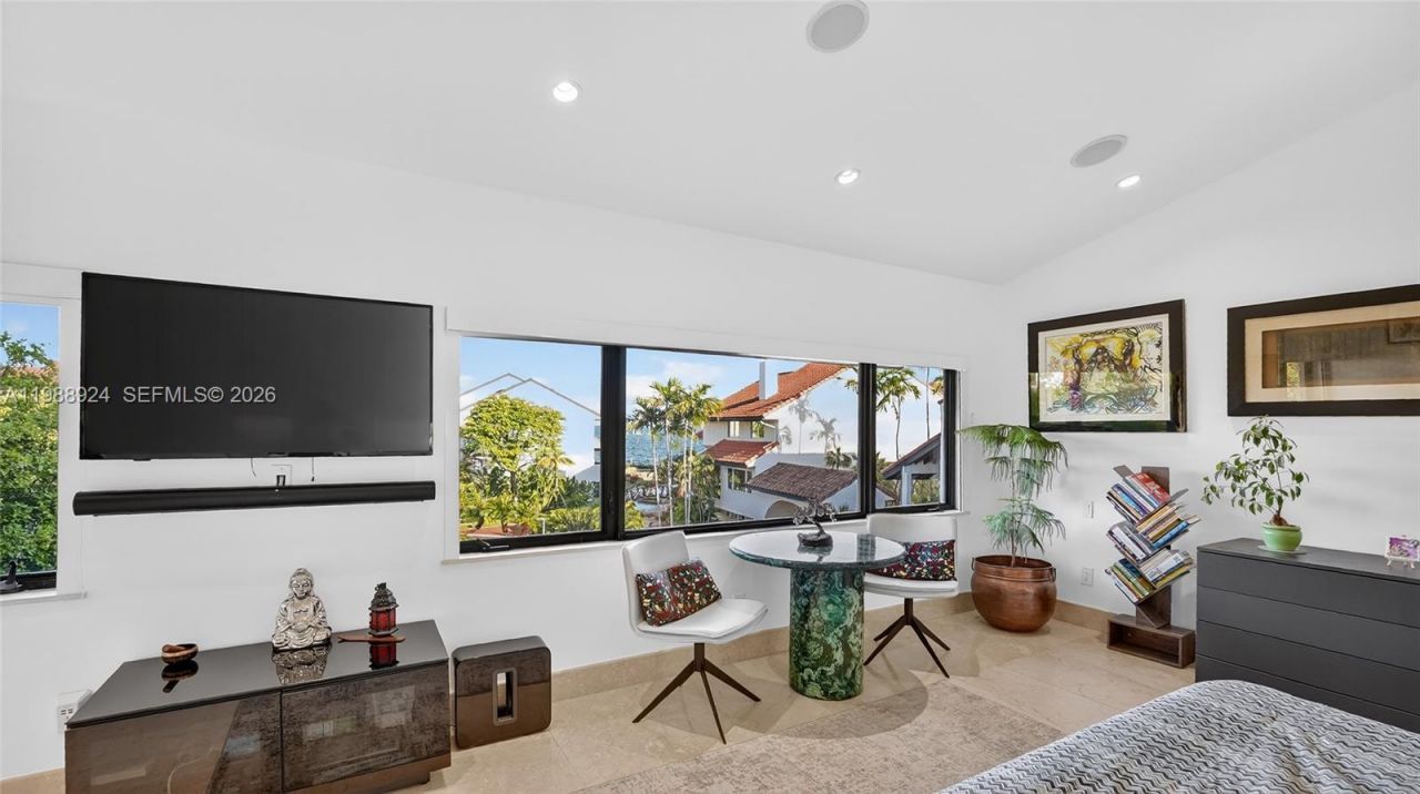 2000 S Bayshore Dr , Unit 24, Miami, FL 33133 Photo