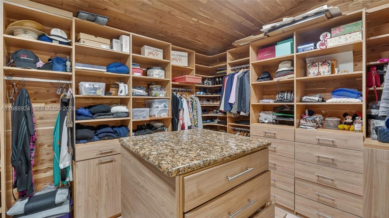 2000 S Bayshore Dr , Unit 24, Miami, FL 33133 Photo