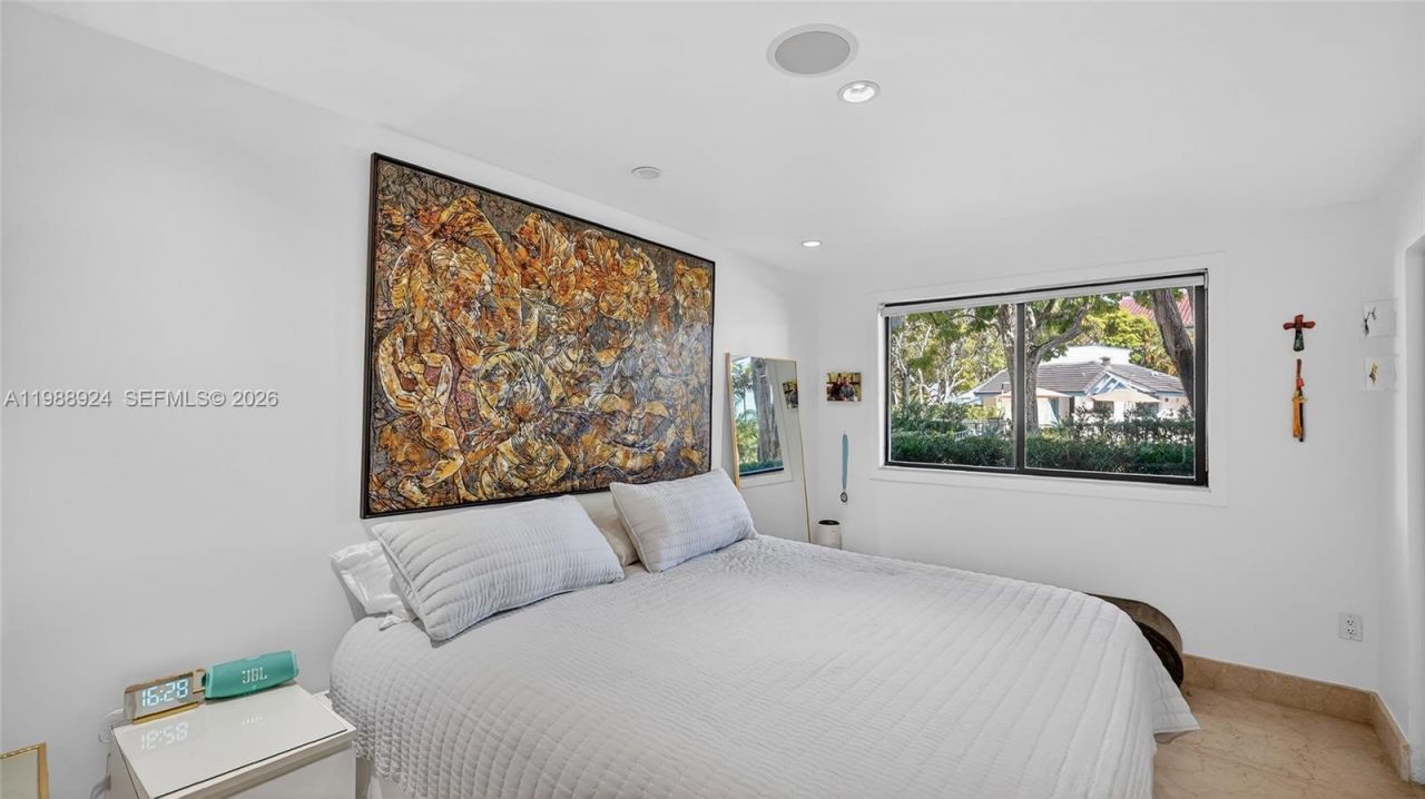 2000 S Bayshore Dr , Unit 24, Miami, FL 33133 Photo