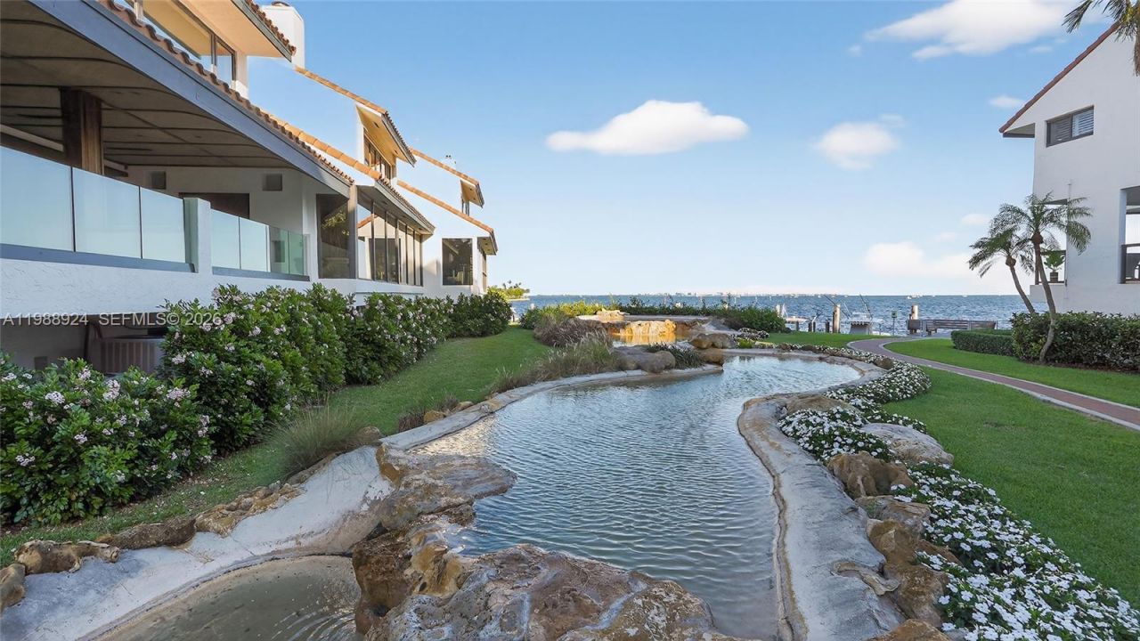 2000 S Bayshore Dr , Unit 24, Miami, FL 33133 Photo