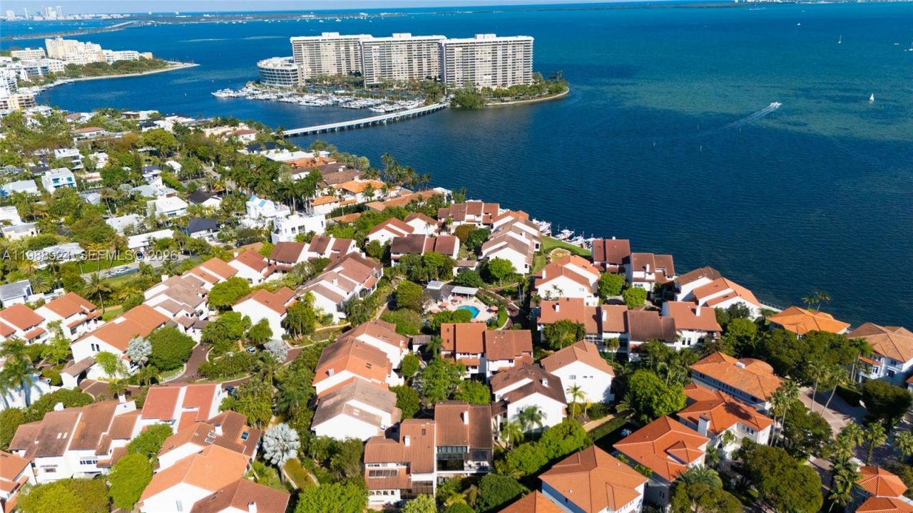 2000 S Bayshore Dr , Unit 24, Miami, FL 33133 Photo