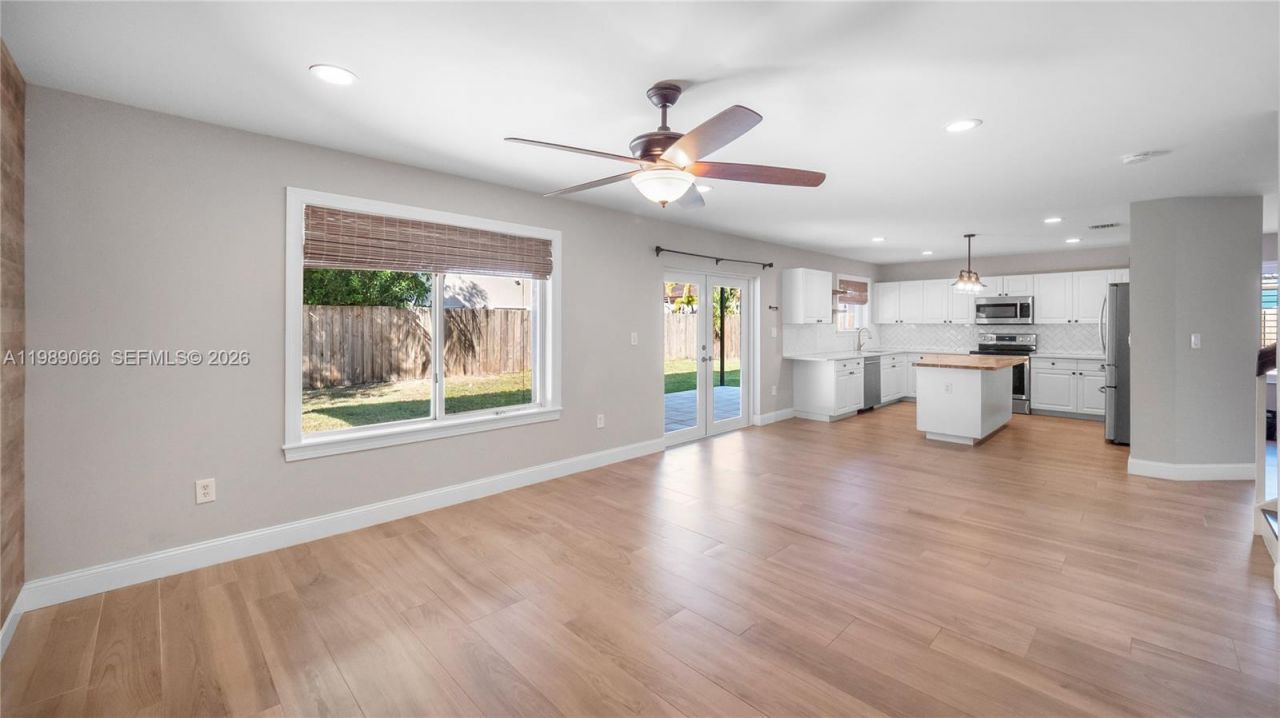 8933 SW 212th Ln, Cutler Bay, FL 33189 Photo