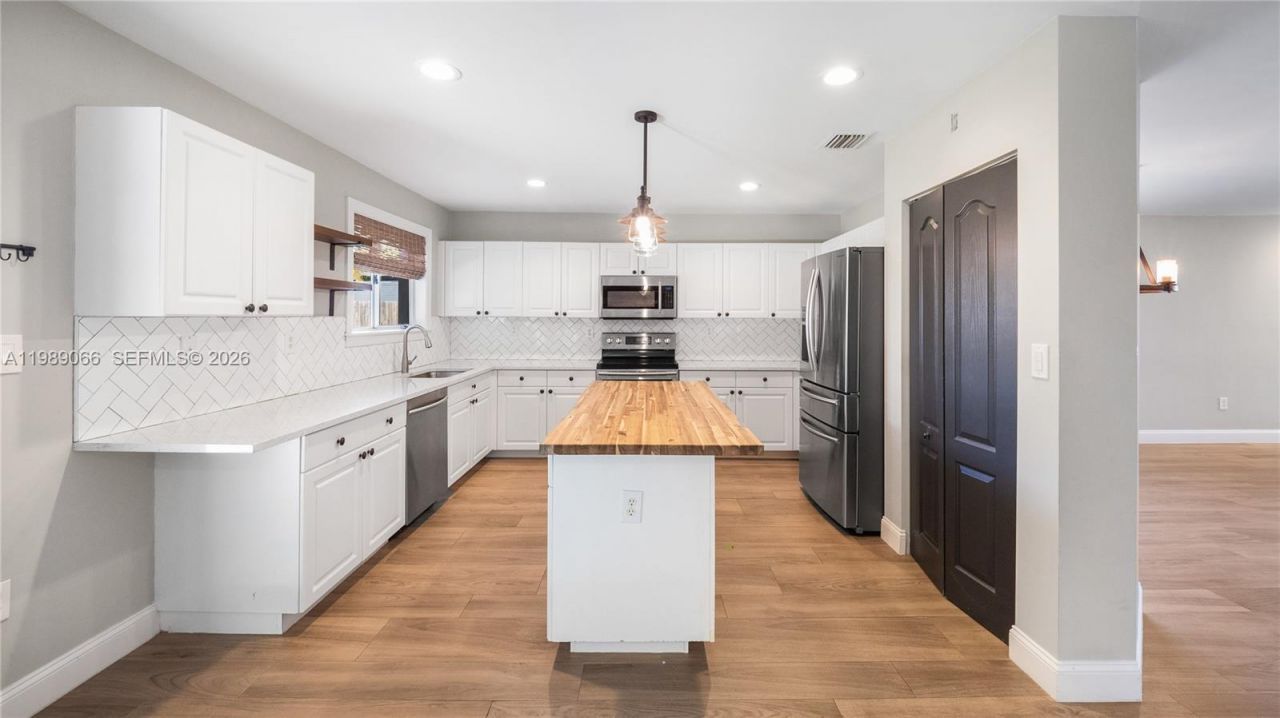 8933 SW 212th Ln, Cutler Bay, FL 33189 Photo