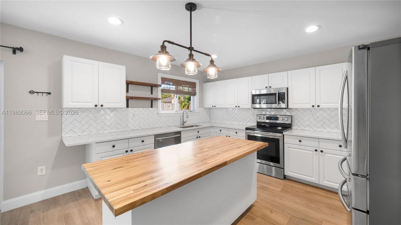 8933 SW 212th Ln, Cutler Bay, FL 33189 Photo