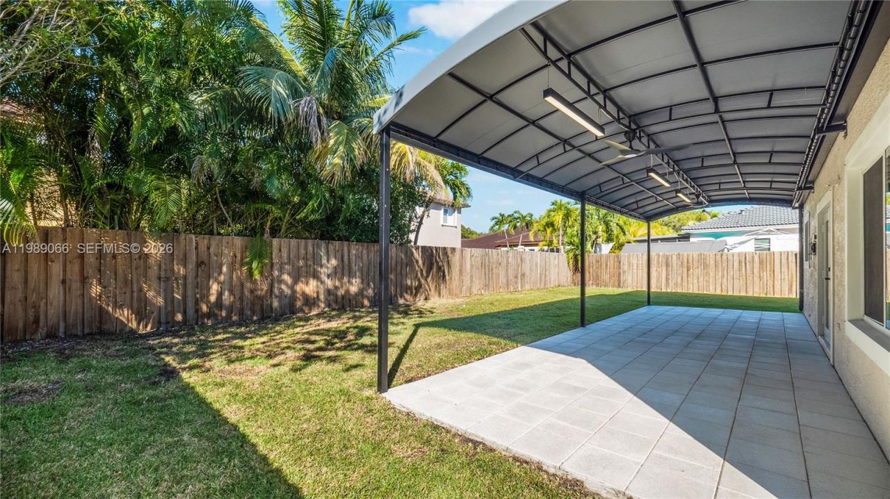 8933 SW 212th Ln, Cutler Bay, FL 33189 Photo