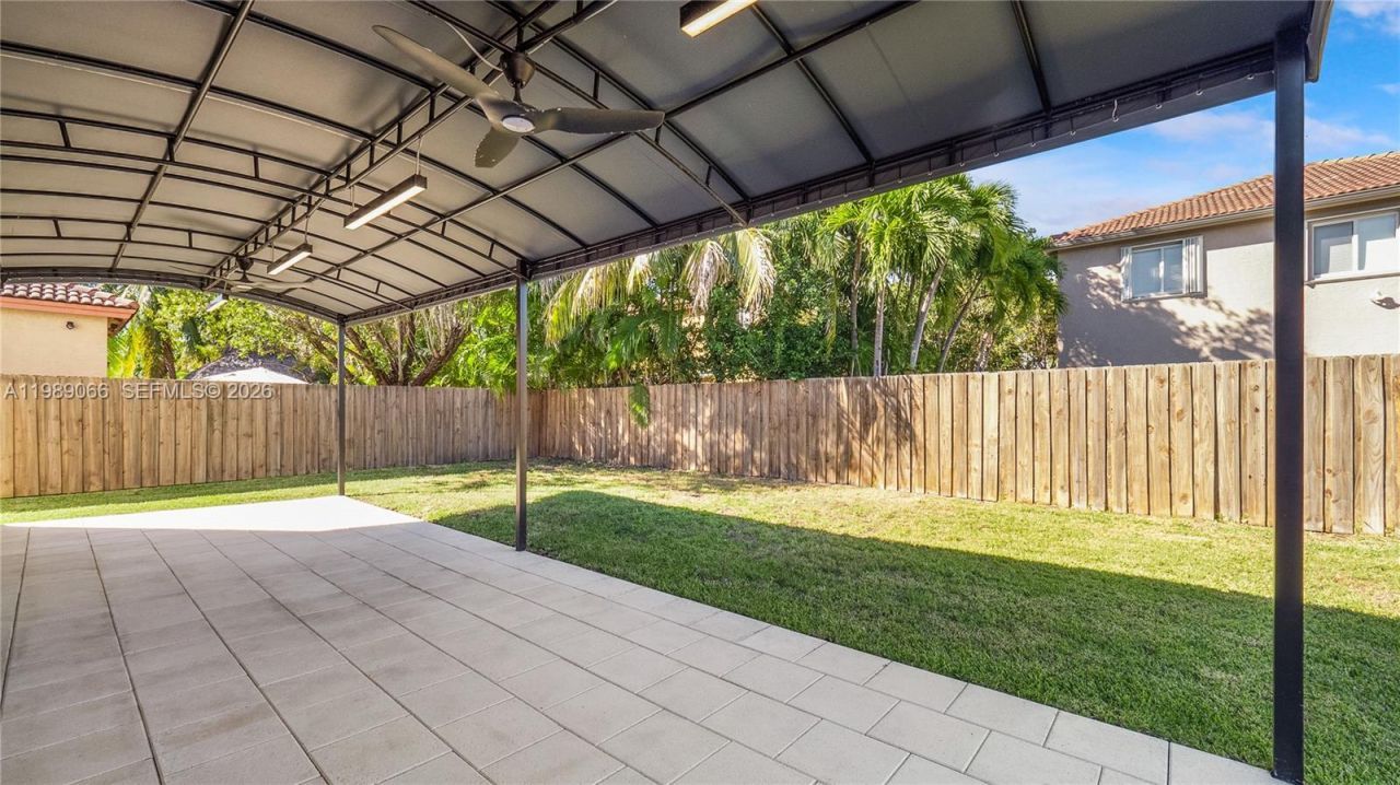 8933 SW 212th Ln, Cutler Bay, FL 33189 Photo